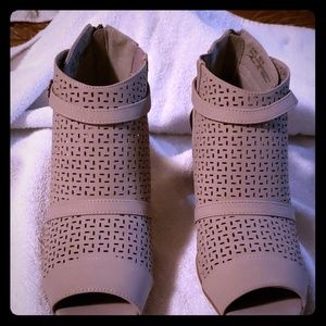 New Easy Spirit shoes booties